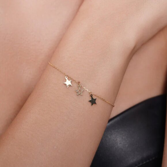 14 KT Yellow Gold Three Stars Diamond Cut Charm Adjustable Bracelet - Picture 4 of 4